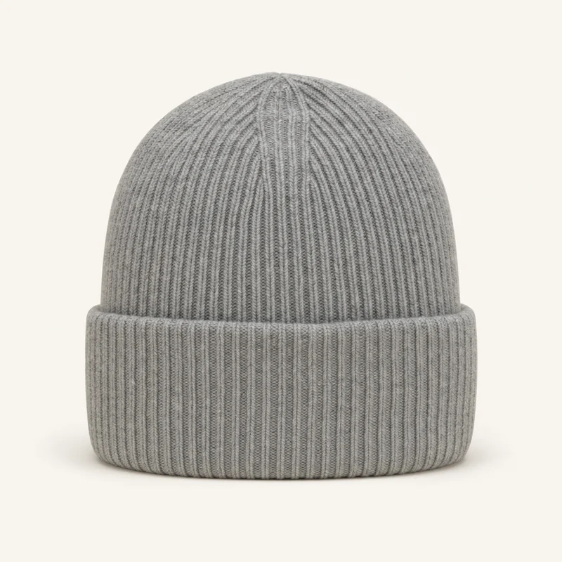 Eine graue Merino-Mütze